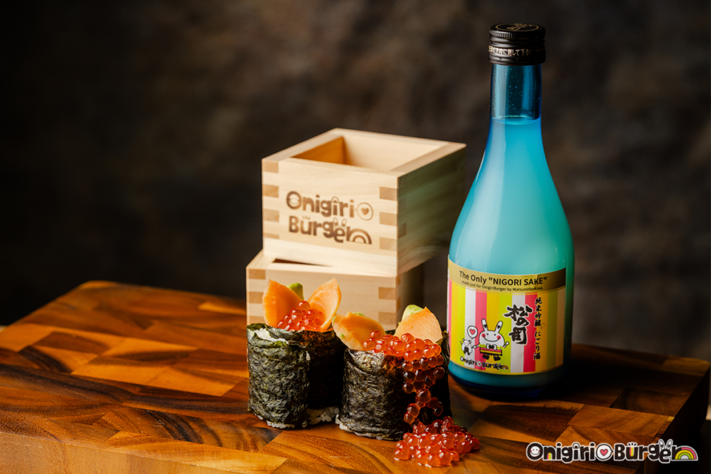 OnigiriBurger 関西国際空港本店『春節・和の福寿セット~いくらサーモンと純米吟醸 にごり酒』